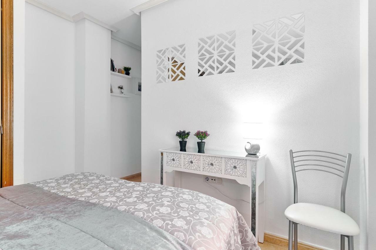 Almudena Playa Del Cura En Torrevieja Apartment Luaran gambar